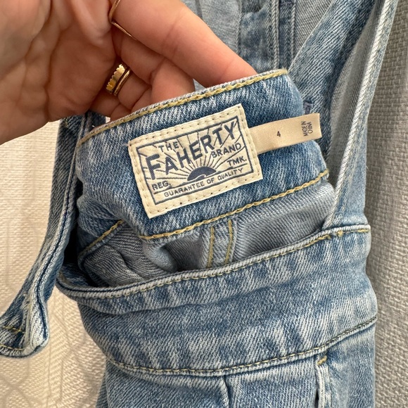 Faherty Light Blue Denim Dress - Picture 4 of 4